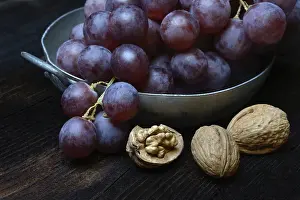 German Walnuts Prints: Red grapes in shell and walnuts, Germany