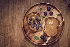 Rye Bread Prints: Rye bread with peanut paste and fresh blueberries