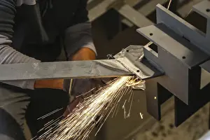 Handicraft Industry Prints: Sanding work that sparks