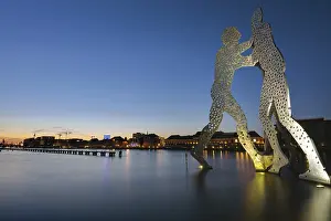 Berlin Cityscape Prints: The sculpture