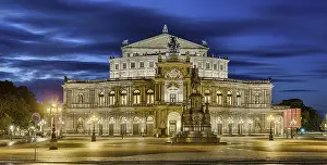 Atmospheric Evening Mood Prints: Semperoper, illuminated in the evening