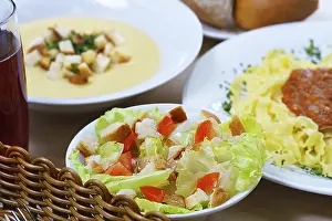 Healthy Eating Habit Prints: Set dinner of three courses, salad