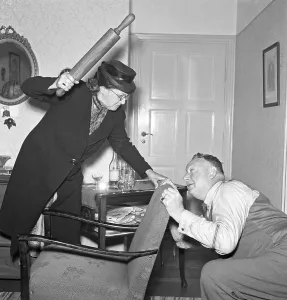 Black And White Interior Photo Prints: Settling an argument in the 1940s