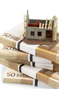 Euro Banknotes Prints: Shell construction on euro banknotes