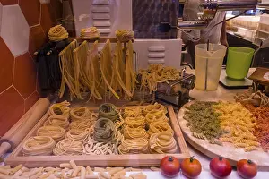 Italian Pasta Prints: Showcase with different kinds of pasta