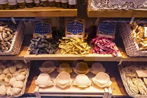 Italian Pasta Prints: Showcase with different kinds of pasta
