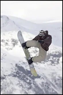 Mountainous Landscape Photo Prints: Snowboarder