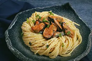 Mussels Without Shell Prints: Spaghetti with mussels, without shell
