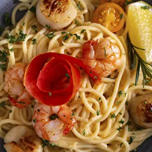 Crustacean Food Photography Prints: Spaghetti with scallops and prawns