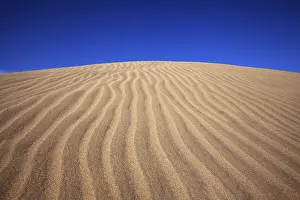 Wavy Sand Structure Prints: Structures in the sand, dunes of Maspalomas