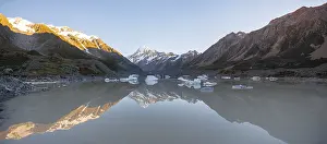 High Mountain Range Reflections Prints: Sunrise, reflection in Hooker Lake