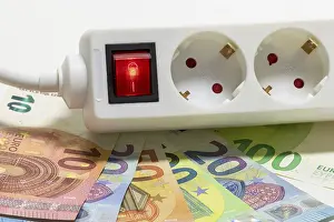 Energy Consumption Reduction Prints: Switchable socket strip, euro banknotes