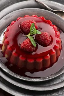 Vanilla Dessert Prints: Vanilla pudding with raspberry and raspberry sauce