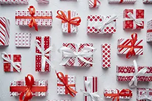 Advent Season Decorations Prints: Various pattern and size Christmas boxes placed on white background