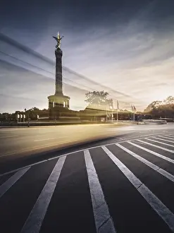 Historic Berlin Landmark Prints: Victory Column with trace of light