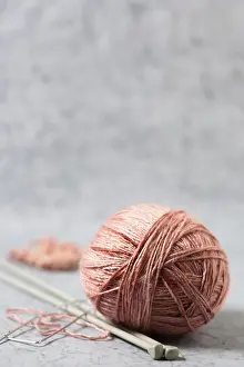 Handicraft Clothing Style Prints: Front view pink thread knitting