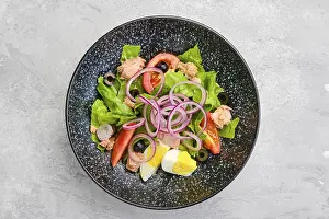 Healthy Eating Image Prints: Top view of salad with lettuce