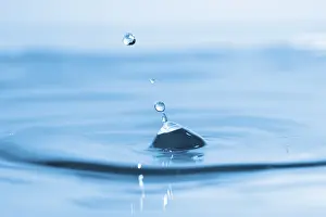 Full Frame Studio Shot Prints: Water drop