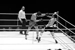 Heavyweight Boxing Champions Prints: Henry Cooper v Joe Bugner