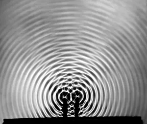 Images Dated 8th August 2008: Circular Interference Wave Pattern Print