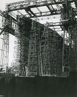 Titanic Construction Prints: Construction of the Titanic, 1910