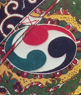 Mitsudomoe Print: A Symbol Composed of Three Joined Tomoe Motifs