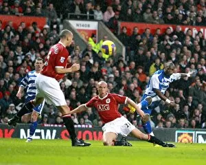 Images Dated 31st December 2006: Leroy Lita shoots just wide at Old Trafford