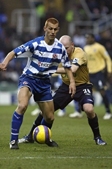 Steve Sidwell receives a shove from Evertons Lee Carsley Steve Sidwell receives a shove from Evertons Lee Carsley