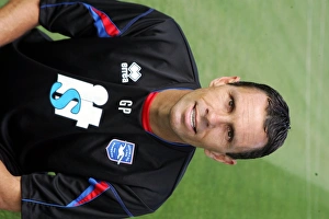 Professional Soccer Player Images Prints: Gus Poyet